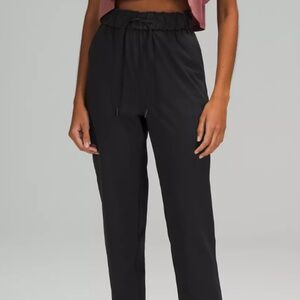 LULULEMON ANKLE PANTS SIZE 10